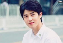 【EV扑克】刘昊然素颜被粉丝拍到，用手挡脸粉丝称呼太可爱了-博狗扑克 蜗牛扑克 德州扑克跟我学