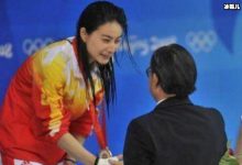 【EV扑克】郭晶晶一家五口走机场，素颜穿着普通儿子乖巧懂事-博狗扑克 蜗牛扑克 德州扑克跟我学