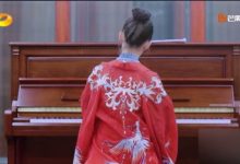 【EV扑克】吉娜和郎朗走机场吉娜凹凸身材，大红唇非常抢镜-博狗扑克 蜗牛扑克 德州扑克跟我学