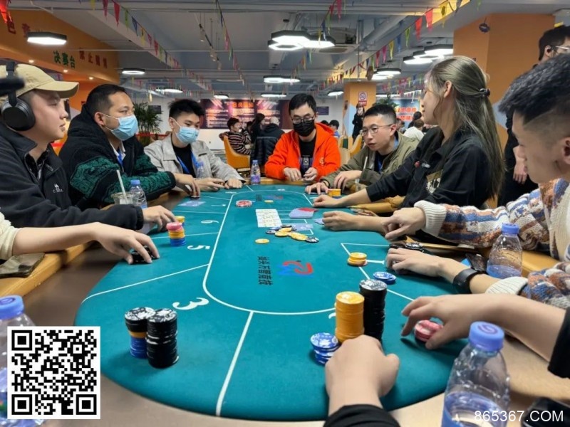 【EV扑克】汕头南湾杯｜Set到底顶不顶的住？老陈26.9W记分牌荣登主赛D组CL，DAY1共63人晋级第二轮