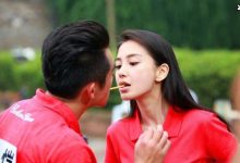 【EV扑克】郑凯与妻子游泳池游泳,幸福生活让人羡慕网友:真实好丈夫-博狗扑克 蜗牛扑克 德州扑克跟我学