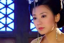 【EV扑克】贾静雯给三女儿准备爱莎公主生日礼物，抵御不住好奇先玩起来了-博狗扑克 蜗牛扑克 德州扑克跟我学