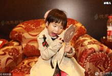 【EV扑克】黄奕亲手为女儿制作鲜奶小面包,黄芊铃吃的很满足-博狗扑克 蜗牛扑克 德州扑克跟我学