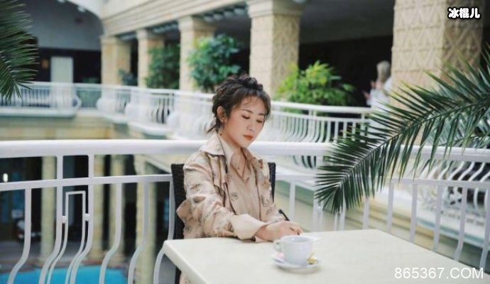 曾经在马丽肚子里上春晚的小孩儿，终于和大家见面了