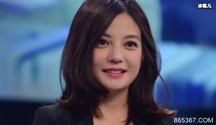 赵薇周冬雨同台拍照，气质碾压周冬雨气场妆容靓飒全场