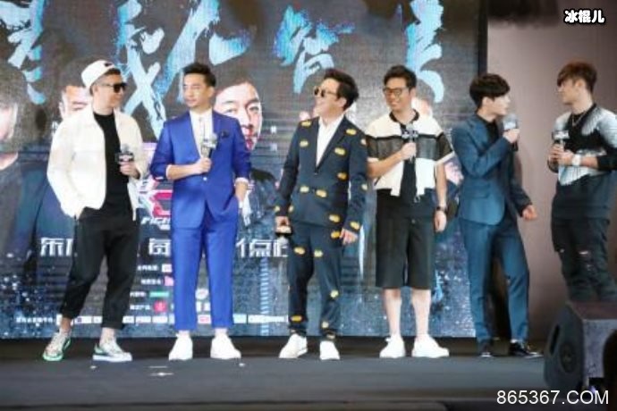贾乃亮岳云鹏合体录极挑双下巴抢镜，网友表示挺好的