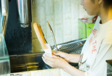 韓國排隊美食「吉拿棒」人再多也要去排！網友們街頭等待就為了捕捉野生的「她」-博狗扑克 蜗牛扑克 德州扑克跟我学