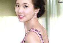 【EV扑克】还是公共场合抽烟照，这次该女星上热门了-博狗扑克 蜗牛扑克 德州扑克跟我学