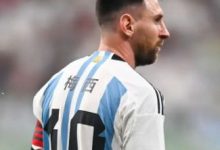 迈博体育 阿根廷网红穿梅西10号球衣走进皇马伯纳乌比赛-博狗扑克 蜗牛扑克 德州扑克跟我学