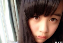 男生秒繳械!櫻花妹秀「色氣咬唇Pose」 無辜誘惑大招一定要學!-博狗扑克 蜗牛扑克 德州扑克跟我学