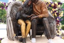 大发体育-科比第二座雕像揭幕 还原场边拥抱亲吻Gigi，大发助力你的致富之路！-博狗扑克 蜗牛扑克 德州扑克跟我学