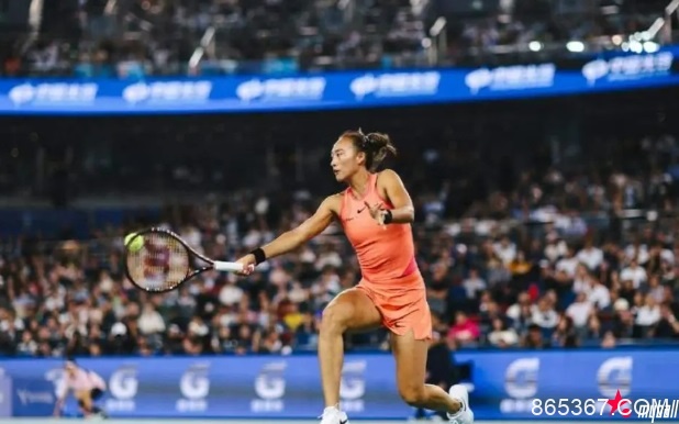 迈博体育 郑钦文再负萨巴伦卡，无缘WTA1000赛首冠