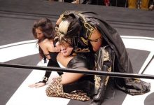 差點全都露 摔角場上女模あべみほ(abemiho)胸罩意外脫鉤-博狗扑克 蜗牛扑克 德州扑克跟我学