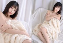 愛裸女神「玲奈Lena」聖誕披針織,「白嫩香肩」給粉絲掀被子-博狗扑克 蜗牛扑克 德州扑克跟我学