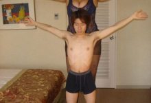 奴隸遍佈全球！巴西「SM女王」必殺技「長頸鹿式淩虐」…收服抖M處男-博狗扑克 蜗牛扑克 德州扑克跟我学