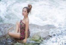 河邊驚見巨乳妹!只圍一條毛巾就在河邊戲水,四下無人直接脫了!-博狗扑克 蜗牛扑克 德州扑克跟我学