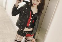 顏值高到爆表老闆娘，腰細腿長皮膚超白皙，化身性感小醜女完全受不了了！-博狗扑克 蜗牛扑克 德州扑克跟我学