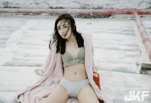 清秀可人的正妹「Hanna憨憨」天臺大膽秀苗條身材，貼身底褲「曲線好迷人」！-博狗扑克 蜗牛扑克 德州扑克跟我学