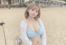 沙灘發現「超兇白嫩正妹」飽滿事業心太亮眼！甜美的「天菜顏值」氣質瞬間滿出來-博狗扑克 蜗牛扑克 德州扑克跟我学