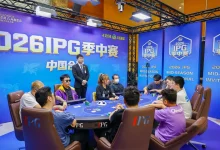 【EV扑克】2026IPG季中赛｜主赛八人决赛桌阵容落定！孙骏伟635万记分牌继续强势领跑，冠军奖杯近在咫尺！-博狗扑克 蜗牛扑克 德州扑克跟我学