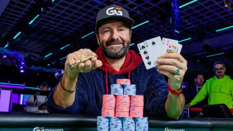 【EV扑克】丹牛赢得2026 WSOP第8条金手链：51岁，他还在赢